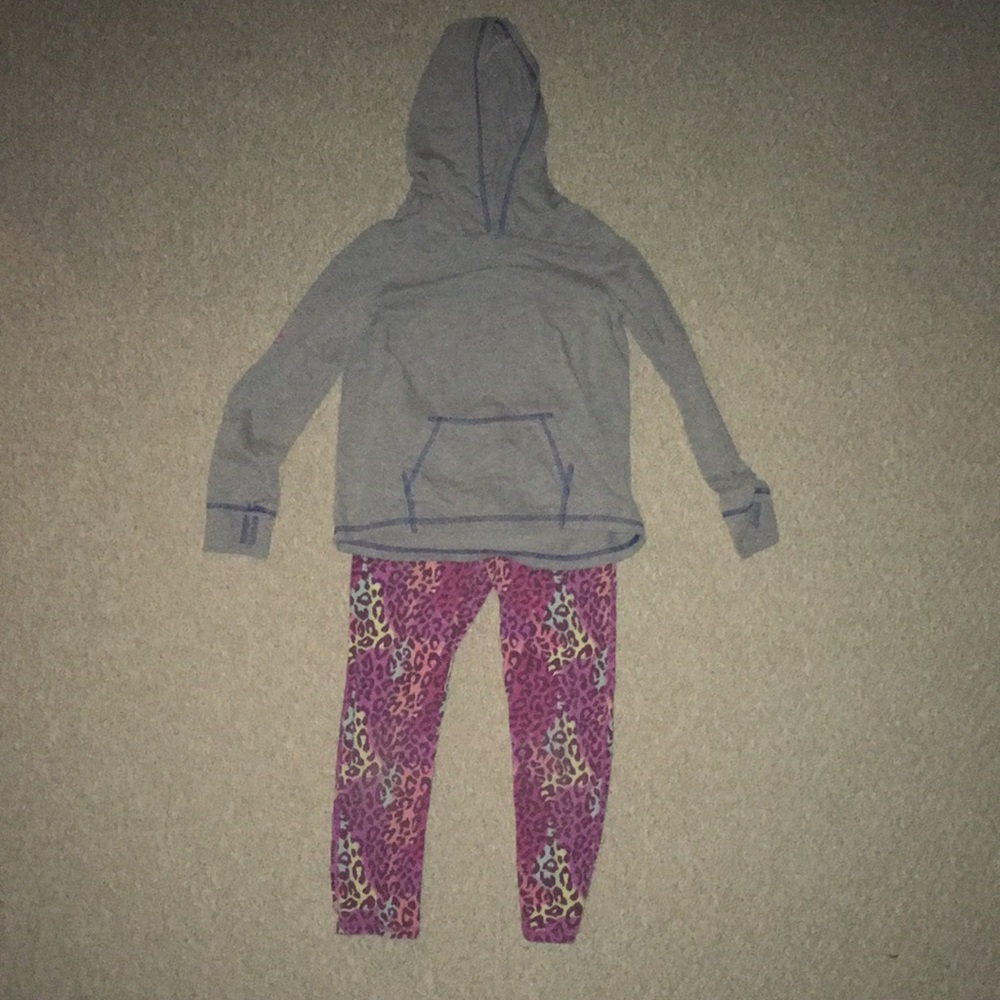 Cute set! Jacket and leggings! Cute cheetah print!